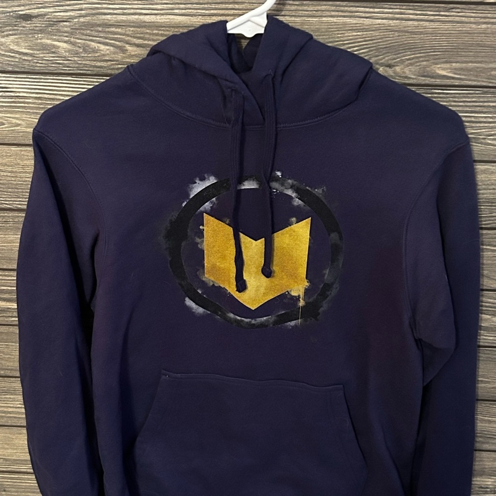 Women’s Small Navy Hawkeye Sweatshirt